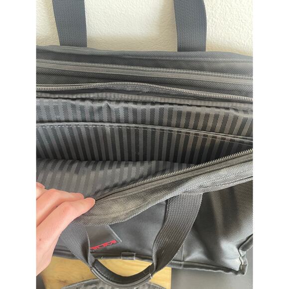 Tumi Alpha Expandalble Briefcase Black Canvas Laptop Bag 17\